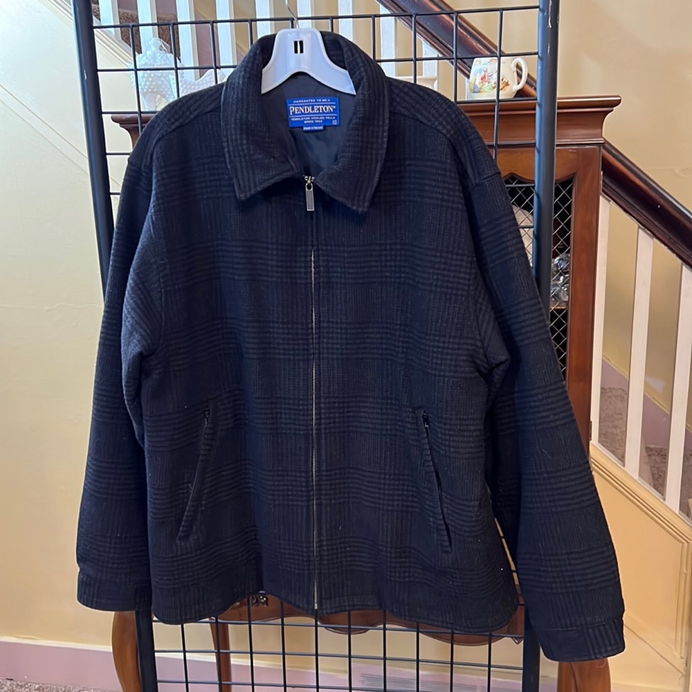Pendleton Mens Plaid Wool Jacket in EUC.